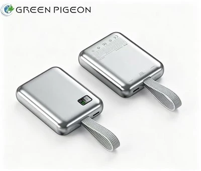 Mini Power Bank med inbyggda kablar