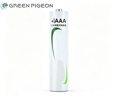 Uppladdningsbara AAA-batterier med laddare